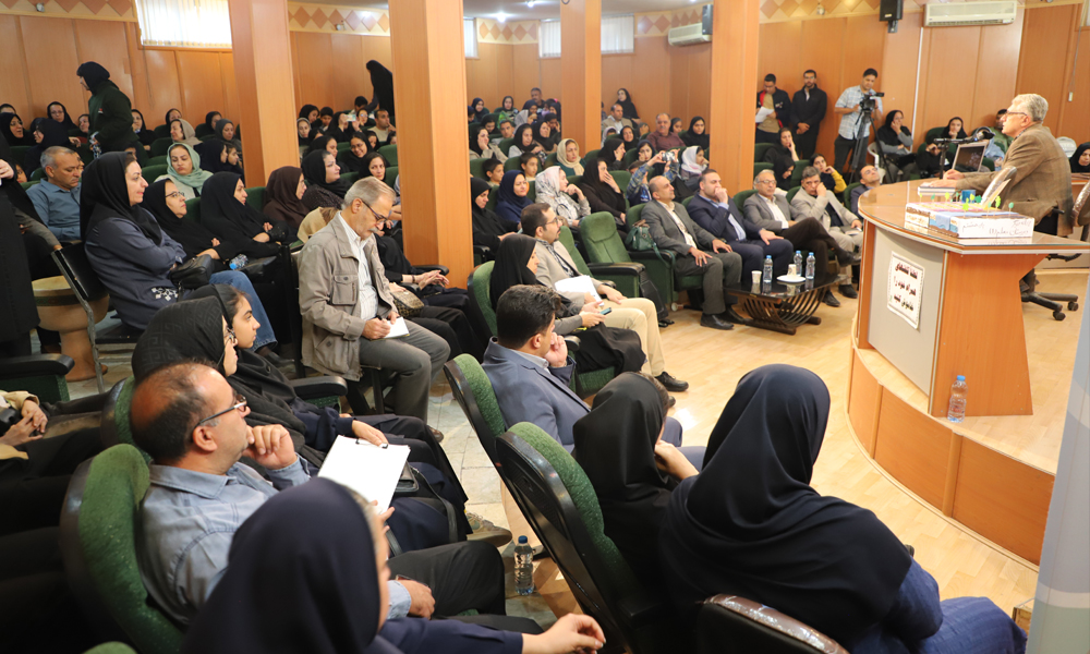 مشارکت حدود 300 هزار معلم و دانش‌آموز فارسی در طرح داناب