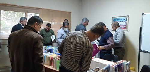 برگزاری نمایشگاهی به مناسبت هفته کتاب در کتابخانه آب منطقه ای فارس