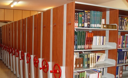 رئیس مرکز اطلاعات علمی، آرشیو فنی و کتابخانه شرکت آب منطقه ای فارس، بعنوان کتابدار برگزیده انجمن کتابداری و  اطلاع رسانی شاخه جنوب کشور برگزیده شد.